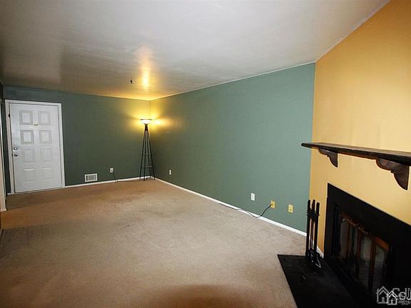 4th image of 2221 Old Stone Mill Dr