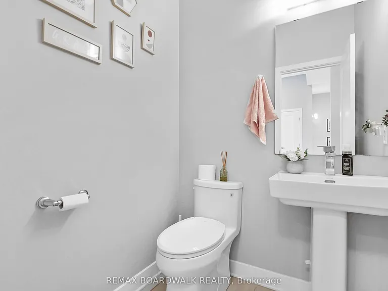 232 Bristol Cres — Photo 11