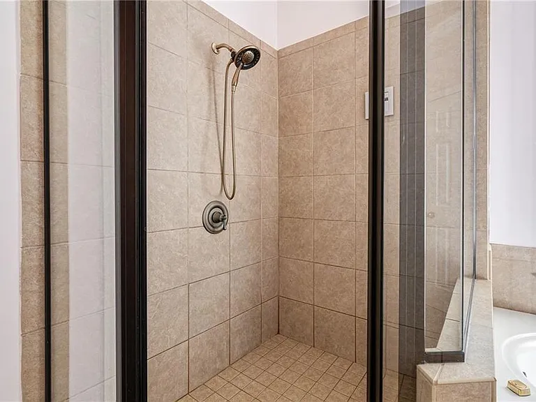 168 Highgrove Dr — Photo 41