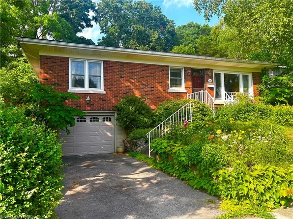 38 Slater St, Brantford, ON N3T 4N9