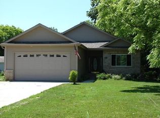 9813 S Chicago Rd, Oak Creek, WI 53154