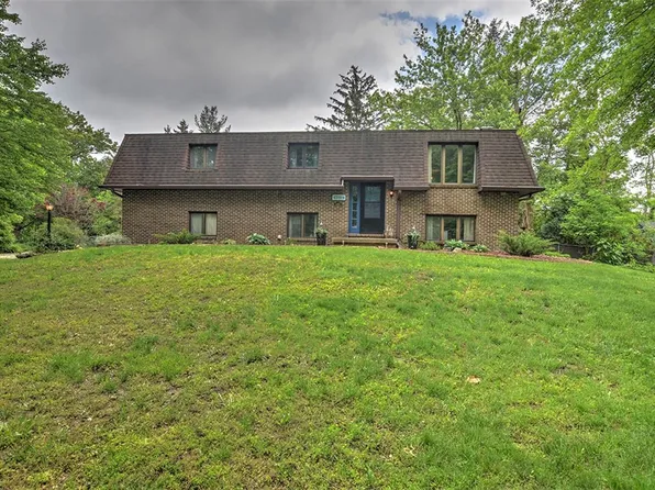 1497 Spitler Park Dr, Mt Zion, IL 62549