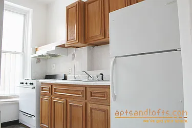 Rented by aptsandlofts.com