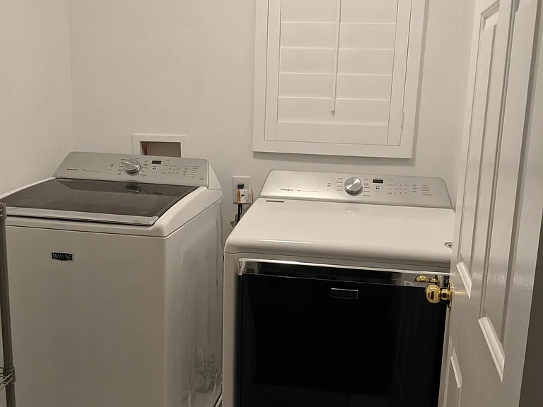 247 E Kimberly Ct — Photo 3