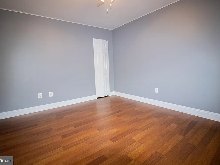 1127 Thackary Ct — Photo 23