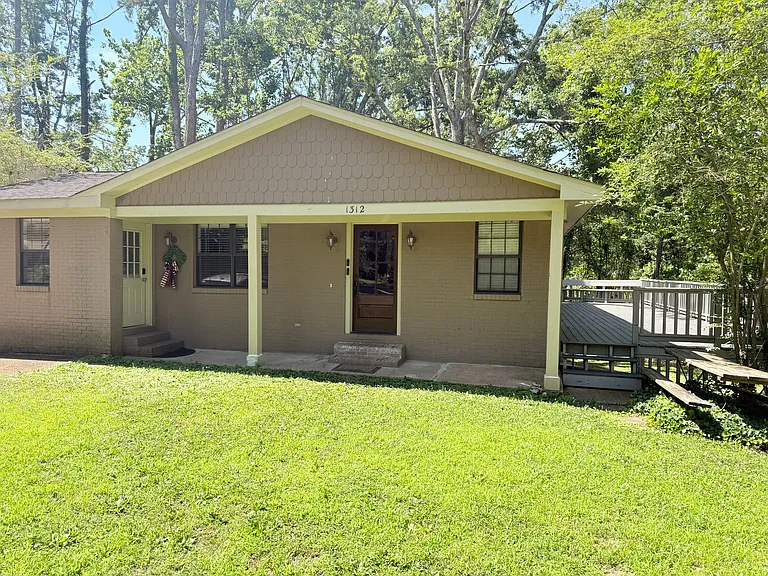 1312 Beanland Dr — Photo 1