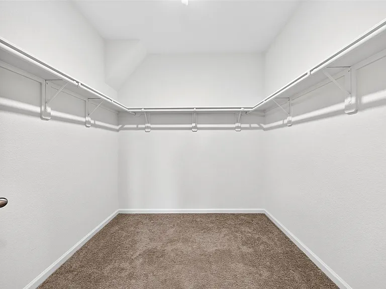 1024 Banyon Tree Ln — Photo 32