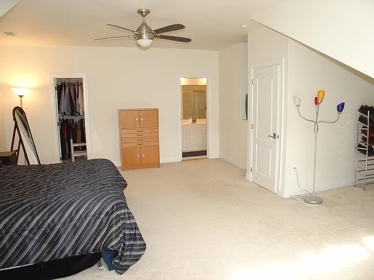 5053 Donovan Dr — Photo 7