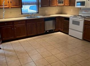 725 Squankum Yellowbrook Rd, Farmingdale, NJ 07727