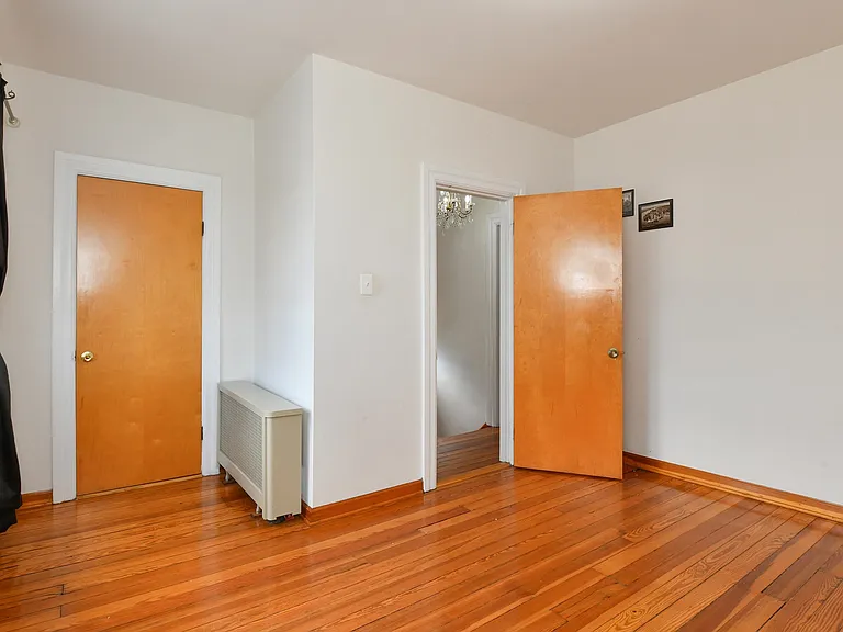 241 Maple St — Photo 13