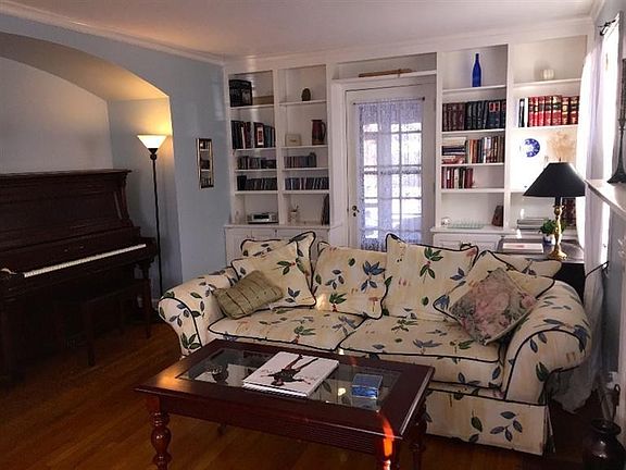 3rd image of 2054 South St