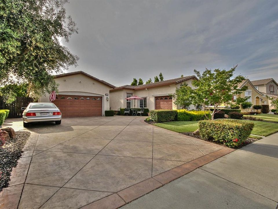 1st image of 311 Sage Sparrow Cir