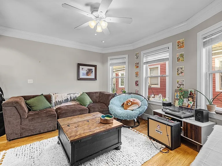28 Edison Grn #B — Photo 3