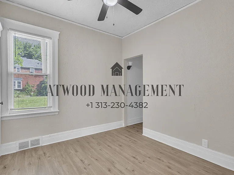 6439 Fischer Ave — Photo 2