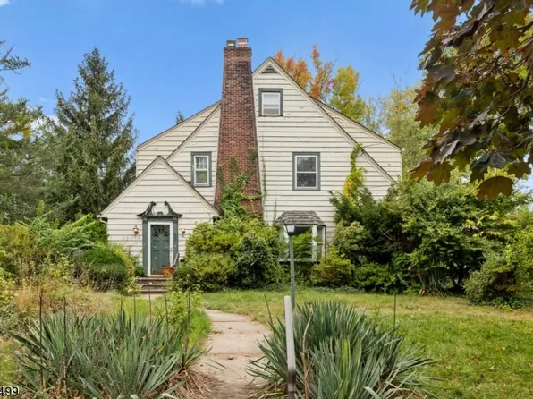 452 Grove St, Westfield Town, NJ 07090