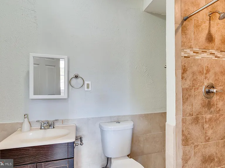3610 Greenmount Ave — Photo 13