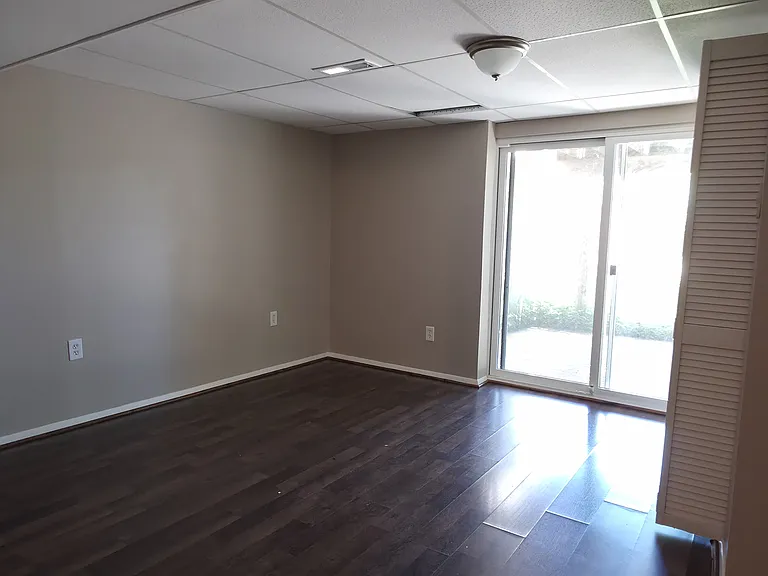 24 Lerner Ct #32H — Photo 21