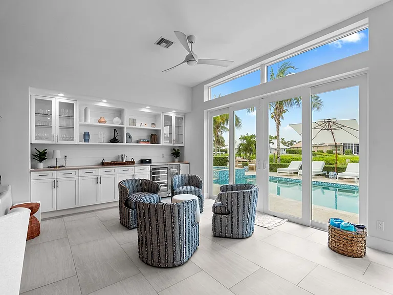 4601 Sunset Dr — Photo 43