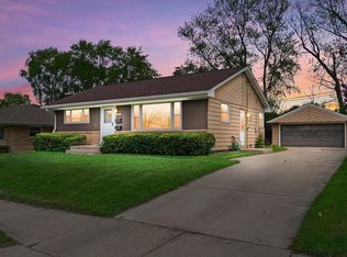 5228 N 107th St, Milwaukee, WI 53225