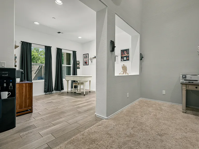 652 Brindle Dr — Photo 22