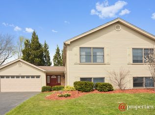 620 Ivy Ct, Lake Zurich, IL 60047