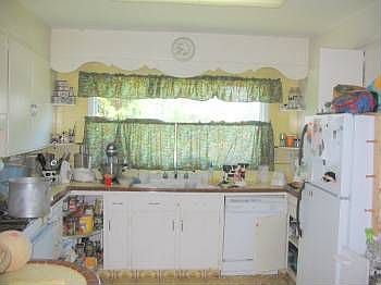 5th image of 134 E 2nd S