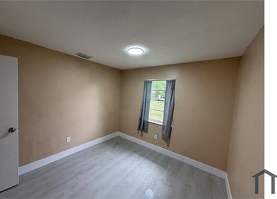 5th image of 5905 NW 23rd St