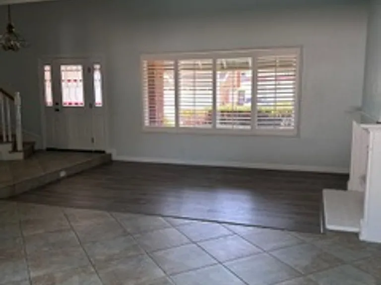 8591 Naples Dr — Photo 7