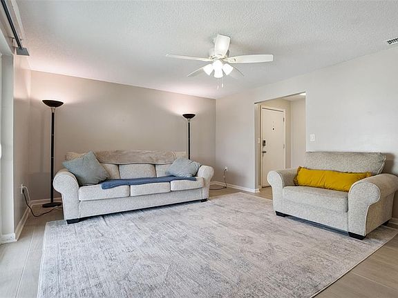 5th image of 525 Conway Rd APT 202