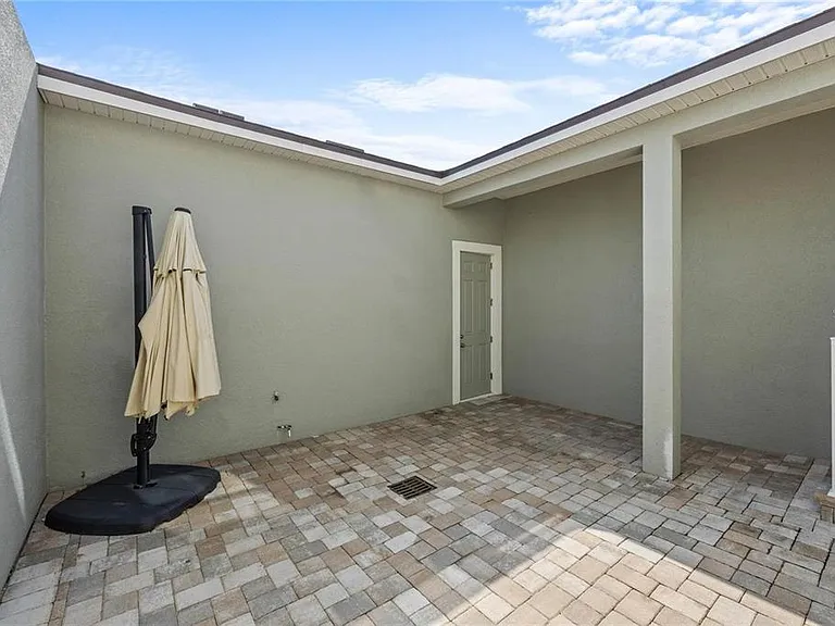 8061 Glenlloyd Ave — Photo 27