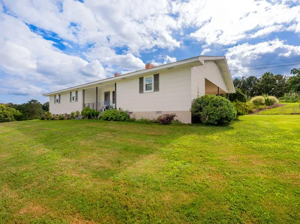 794 Halls Valley Rd, Trion, GA 30753