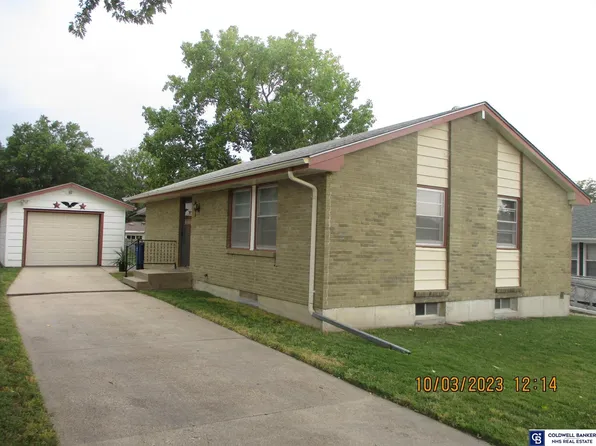 6921 Huntington Ave, Lincoln, NE 68507