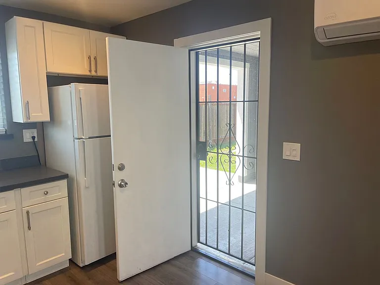 1526 N Sierra Nevada St — Photo 20