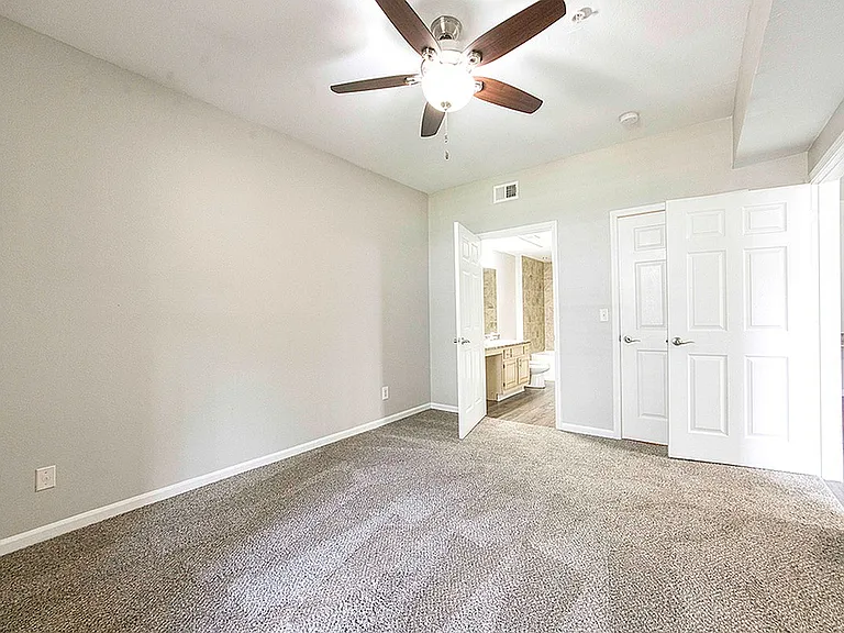 The Vintage at Zona Rosa Apartment Homes — Photo 30
