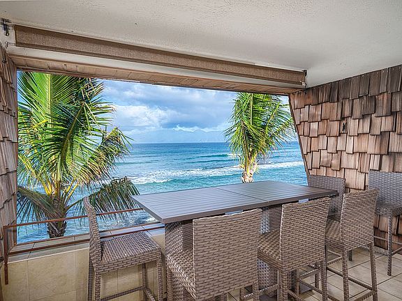 2nd image of 3741 Lower Honoapiilani Rd APT 303