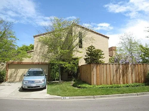 99 Crystal Cir photo 1