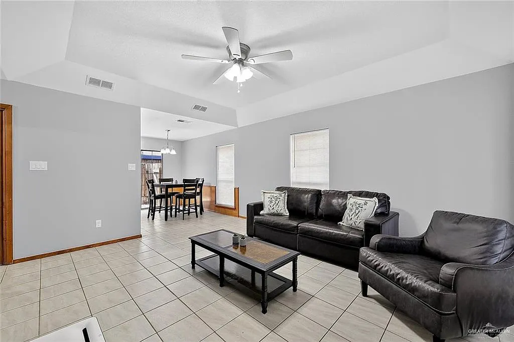 2 bed, 2.0 bath, 1078 sqft, $1,500 — Photo 3