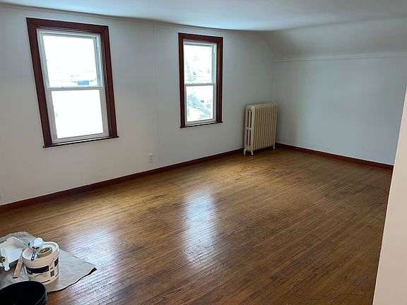 2nd image of 132 Fredericka St #2
