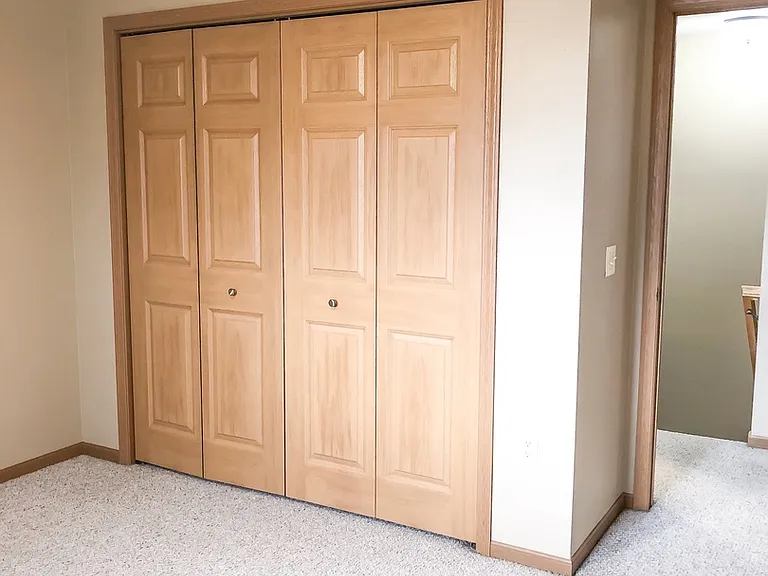 3566-3572 E Meadows Pl — Photo 7