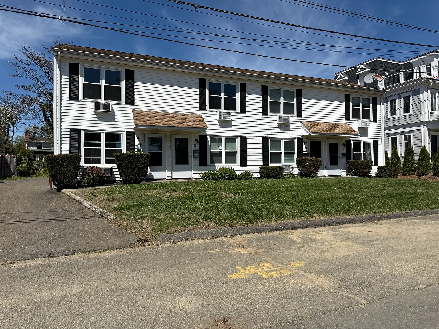 2 bed, 1.5 bath, 1300 sqft, $2,450 — Photo 1
