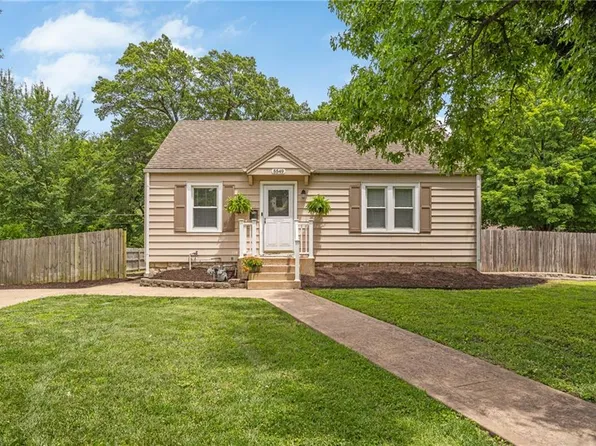 5549 Caenen St, Shawnee, KS 66216