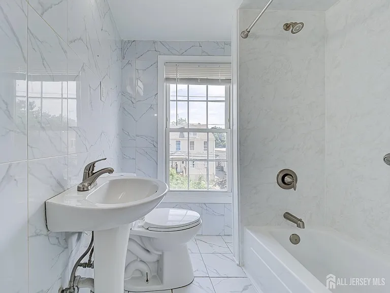 314 Seaman St #2 — Photo 11