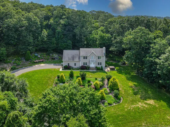 (undisclosed Address), Seymour, CT 06483