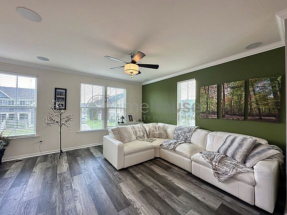 3rd image of 724 Phalarope St #1