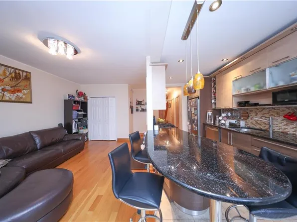 2415 East 27th Street image 7 of 37