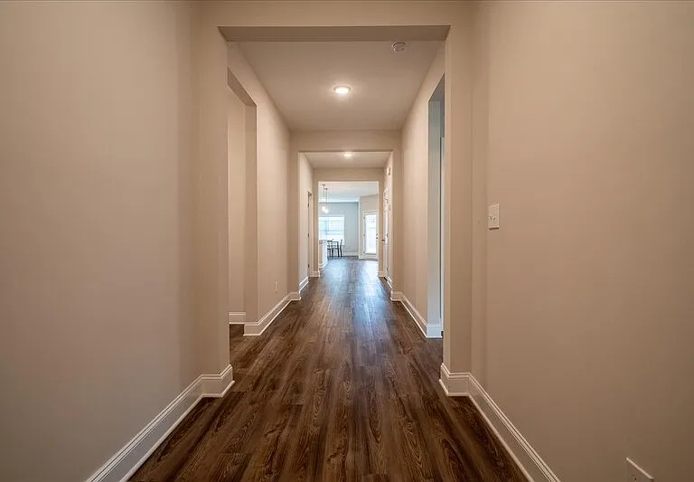 330 Creek Grove Ave — Photo 2