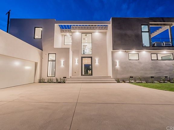 4th image of 18241 Karen Dr