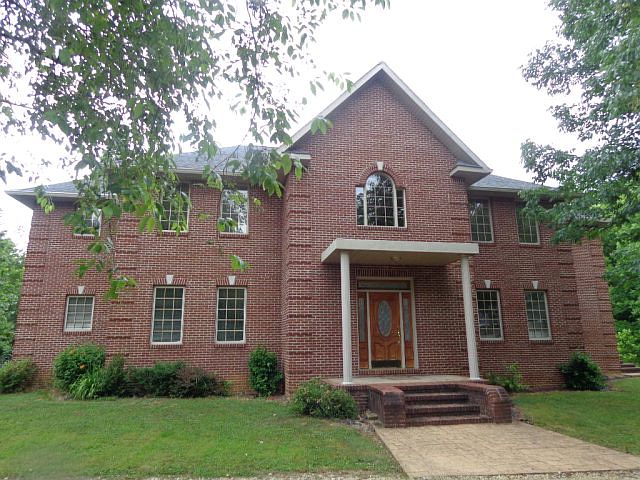 1st image of 295 Jackson Dr