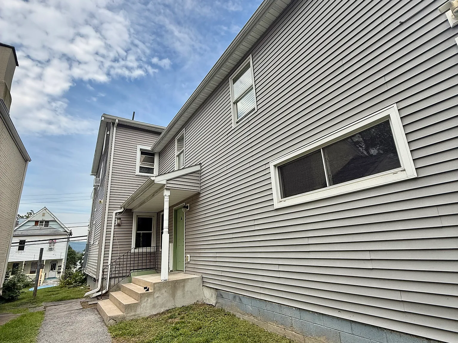 2 bed, 990 sqft, $2,250 — Photo 2