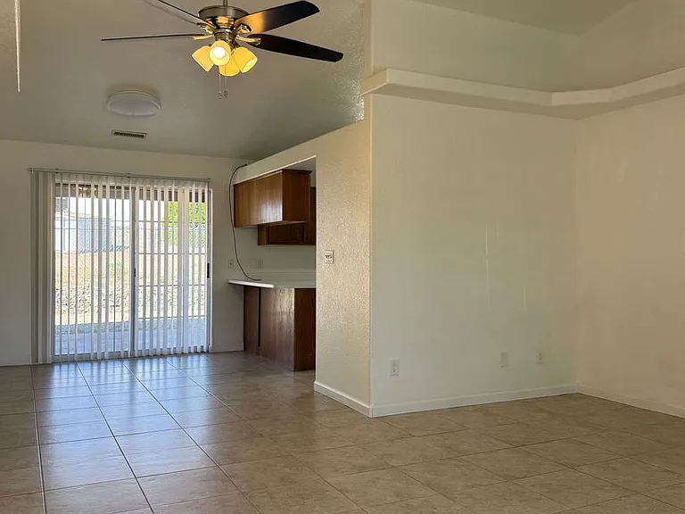 6128 N Viewpoint Dr — Photo 3